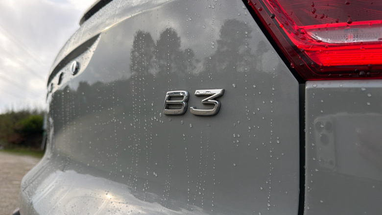 Volvo XC40 2.0 B3P Plus Dark 5dr Auto Petrol Estate